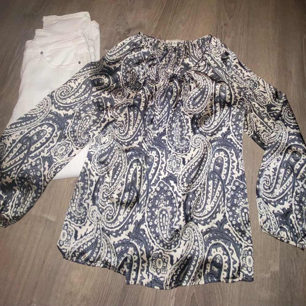 Banana Republic, Paisley silky Lightweight Tunic. Sz M